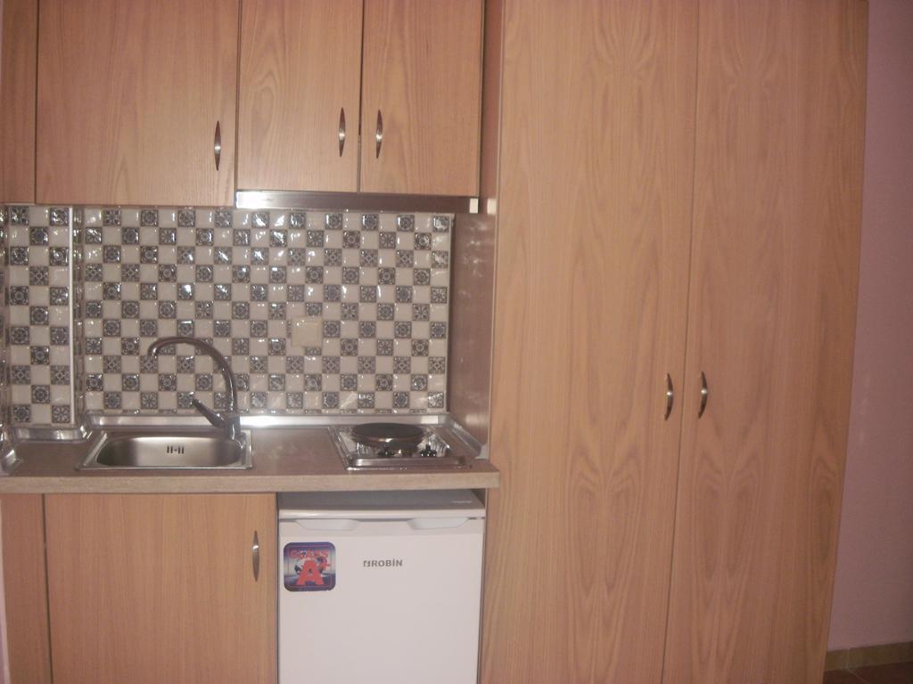 Klimis Rooms & Apartments Потос Стая снимка