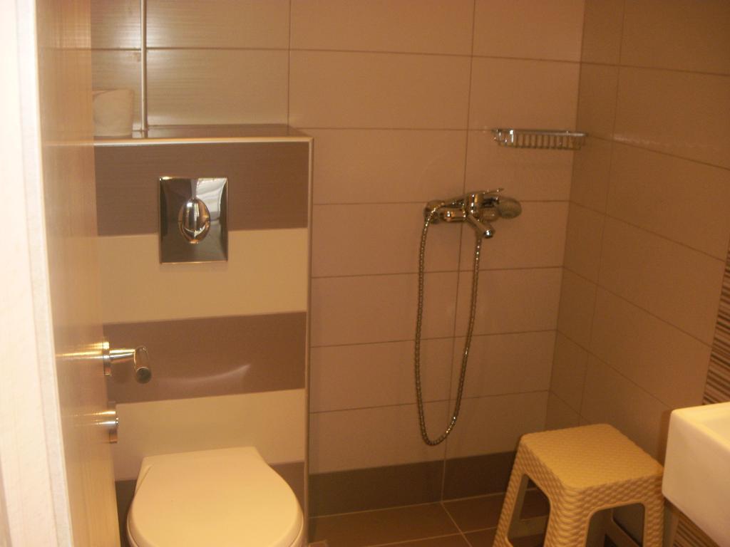 Klimis Rooms & Apartments Потос Стая снимка