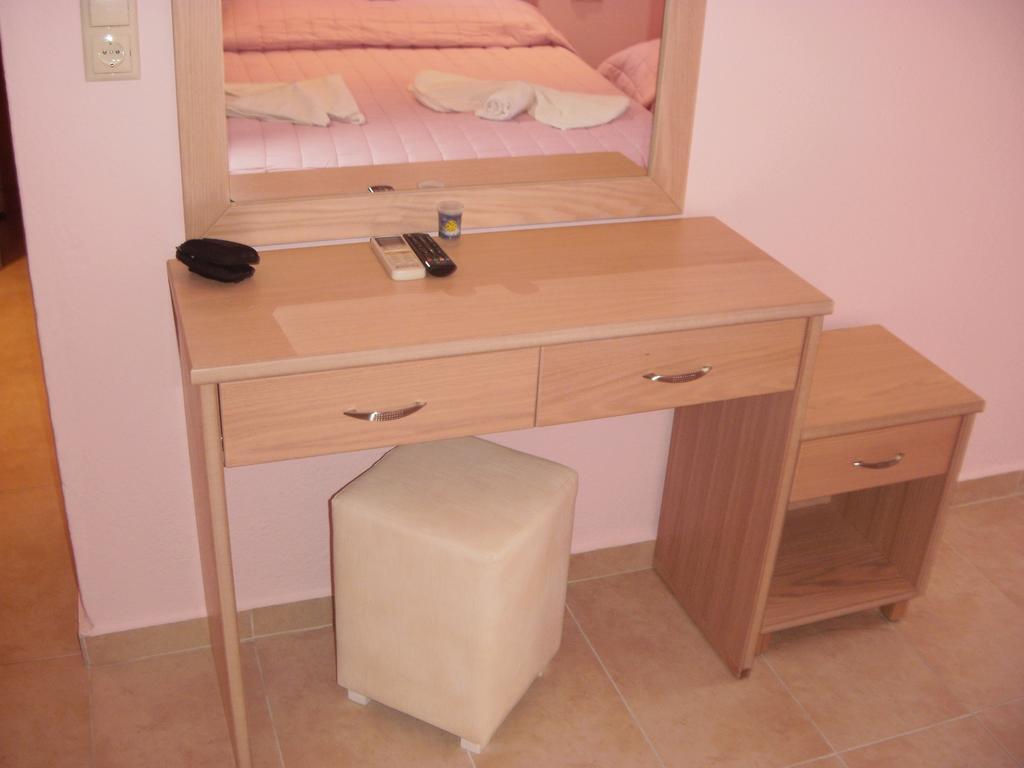 Klimis Rooms & Apartments Потос Стая снимка