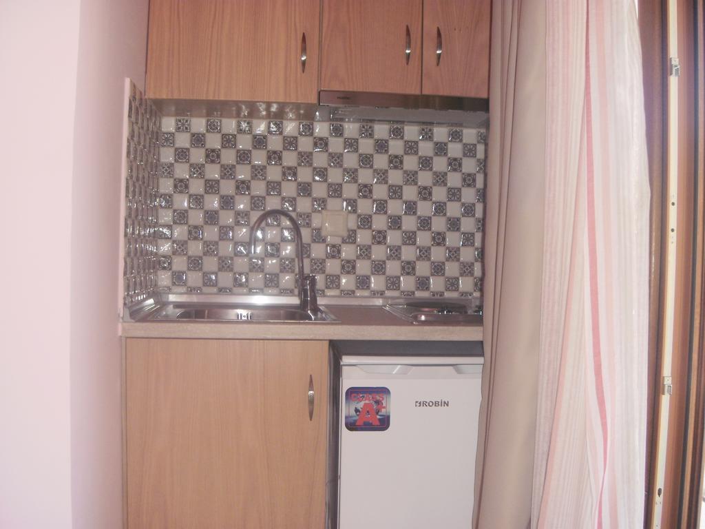 Klimis Rooms & Apartments Потос Екстериор снимка